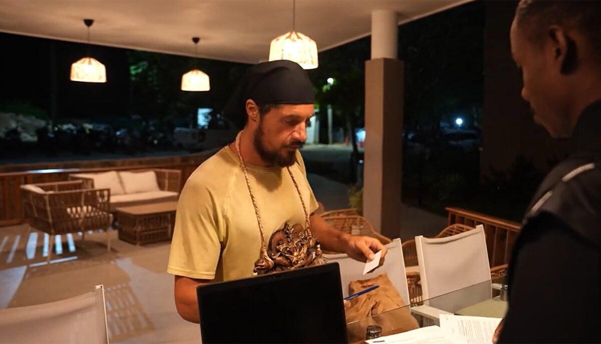 Ca un turist român adevărat! Ce întrebare a pus olteanul Lucian Popa, la recepția hotelului din Dominicană, unde a fost cazat după terminarea Survivor: „Aveți…”