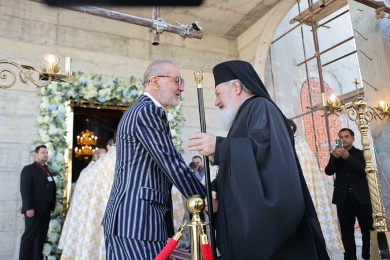 S-a sfințit biserica de 10 milioane de euro a lui Gigi Becali din ...