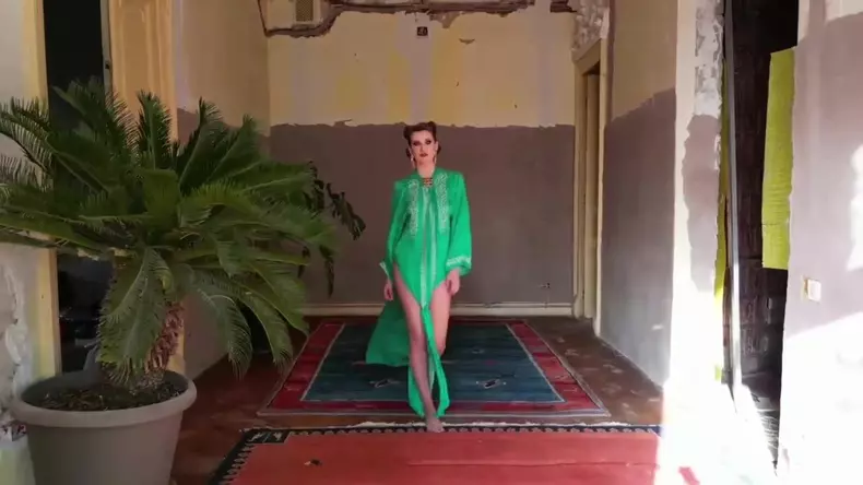 Iulia Albu continuă renovările casei 
