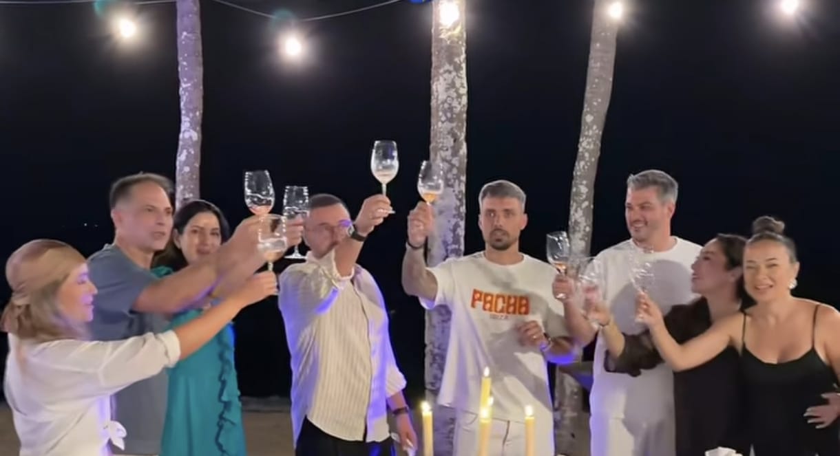 Familia Măruță, alături de alte vedete, în vacanță în Mauritius