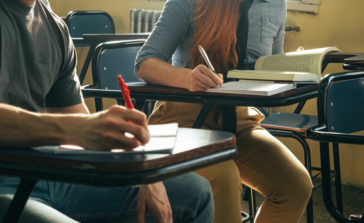 Haos la Evaluarea Națională. Platforma Ministerului Educației a cedat, oamenii au fost blocați în școli ore întregi