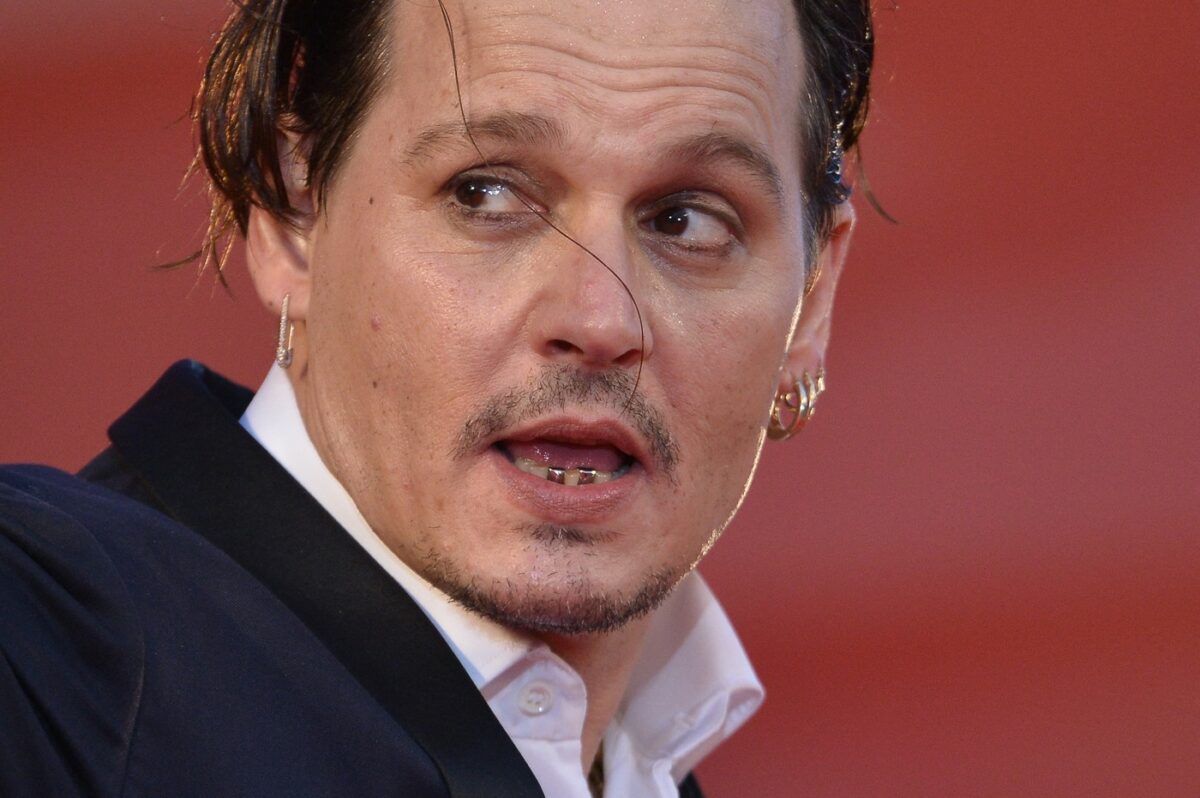 Ce s-a întâmplat cu dinții lui Johnny Depp. Detaliul observat de fani în ultimii ani