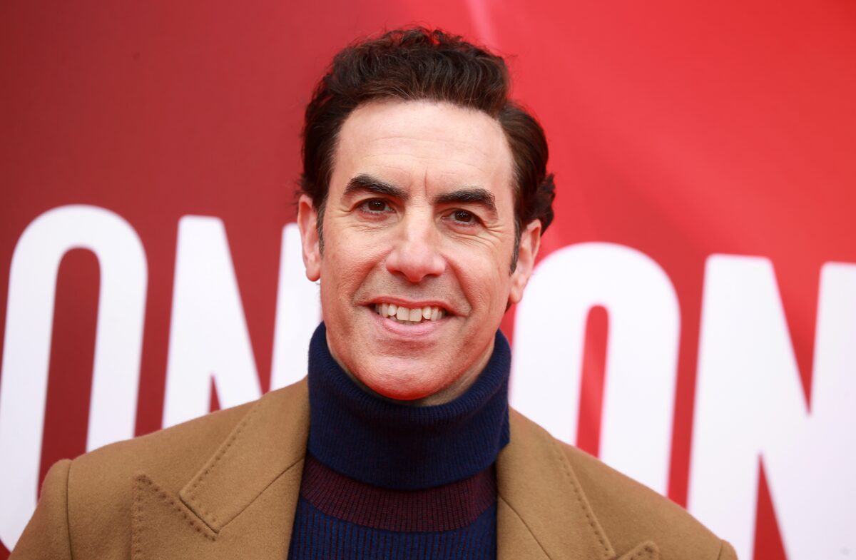 Netflix marchează un nou succes răsunător. Filmul cu Sacha Baron Cohen care a urcat rapid în topuri