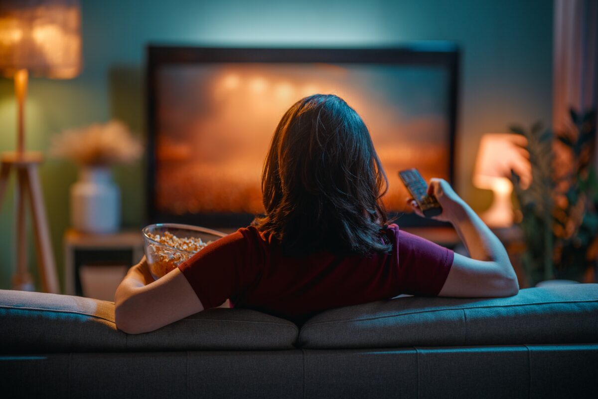 Ce merită văzut în acest weekend: 7 filme și seriale noi recomandate de critici