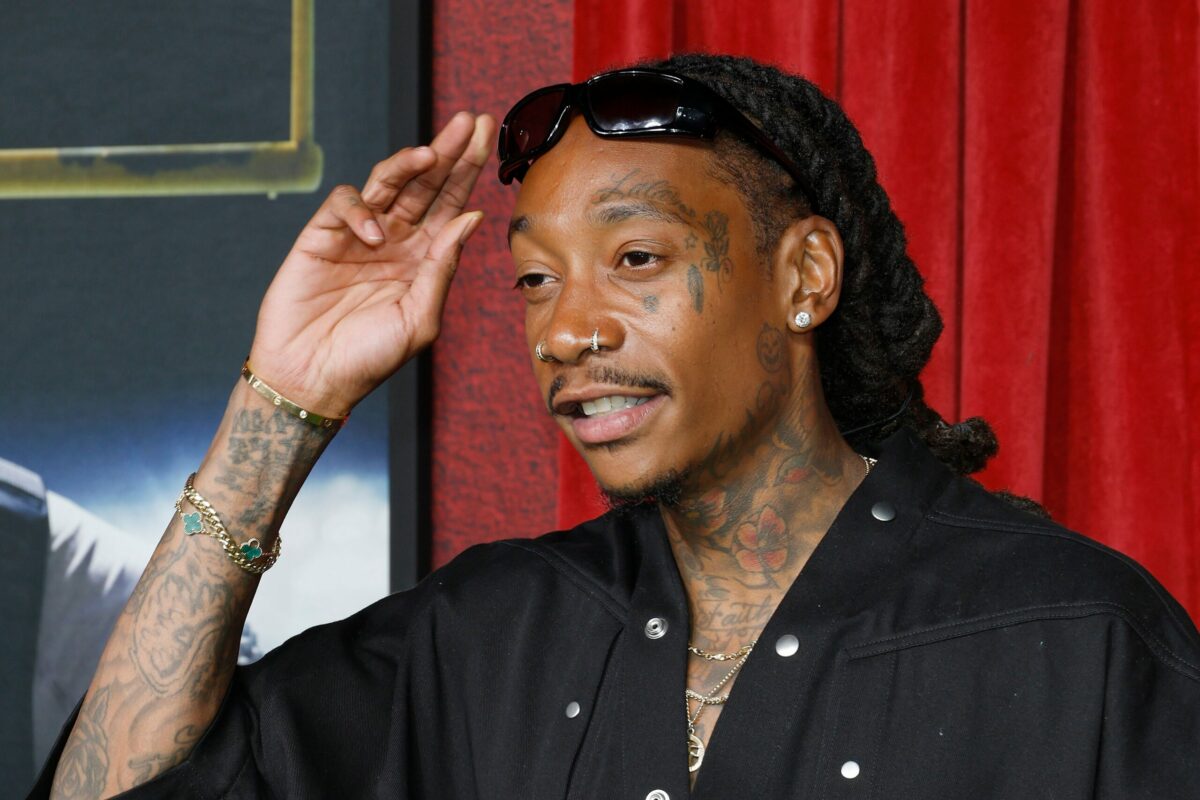 Condamnarea din România îi dă planurile peste cap lui Wiz Khalifa. Rapperul și-a anulat concertele
