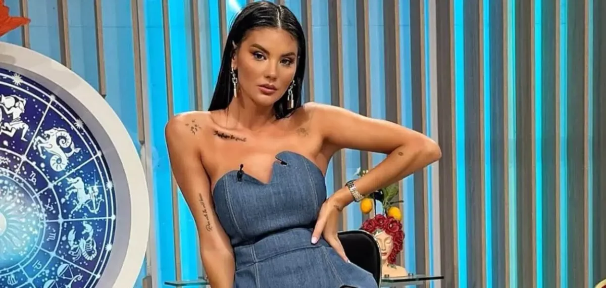 Apariție neașteptată la volan! Unde s-a dus Ramona Olaru îmbrăcată în costum de baie