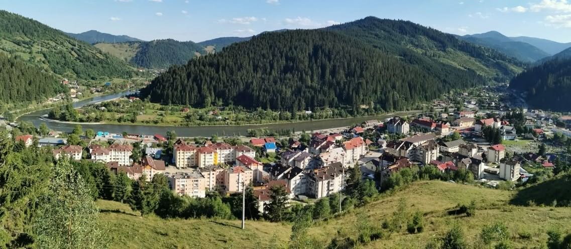 Orașul uriaș din România în care trăiesc doar 6.500 de oameni. Capitala este mult mai mică