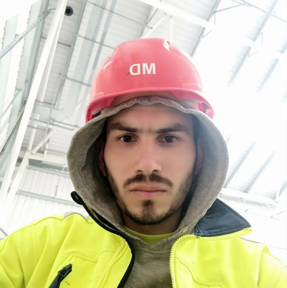 Poveste de viață emoționantă a unui român din Anglia. A muncit 10 ani ca să-și cumpere propria casă