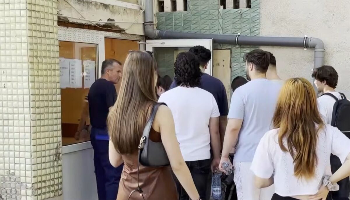 A confundat BAC-ul cu NUBA! Cum s-a putut îmbrăca un elev din Mehedinți la Bacalaureat