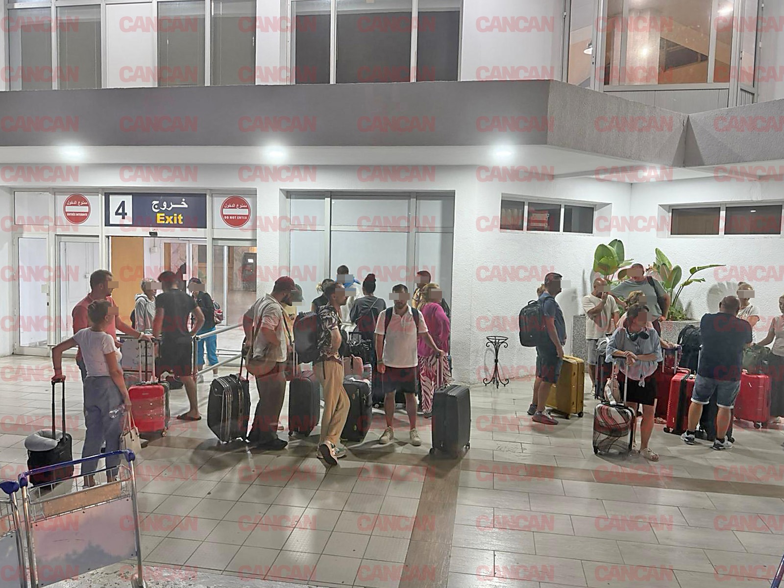 Turiștii au fost nevoiți să înnopteze în condiții deplorabile oferite de agenția de turism