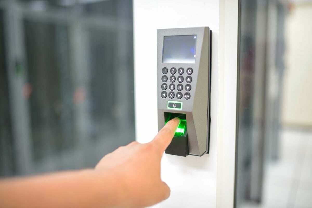 (P) Evoluția sistemelor de închidere electrică a ușilor