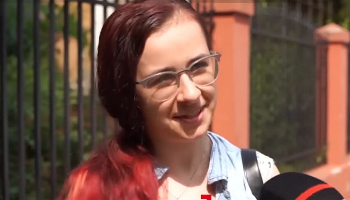 Motivul bizar pentru care această elevă din București a ieșit după doar 60 minute de la proba de matematică de la BAC: „Mi-era somn, mi-era foame!” Ce a scris în foaia de examen