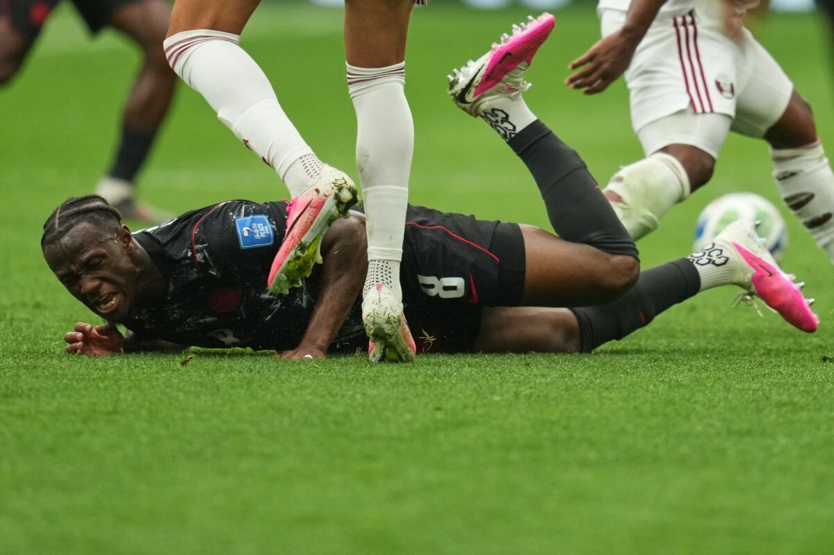 De ce simulează fotbaliștii accidentările la Cupa Mondială, potrivit unui neurochirurg