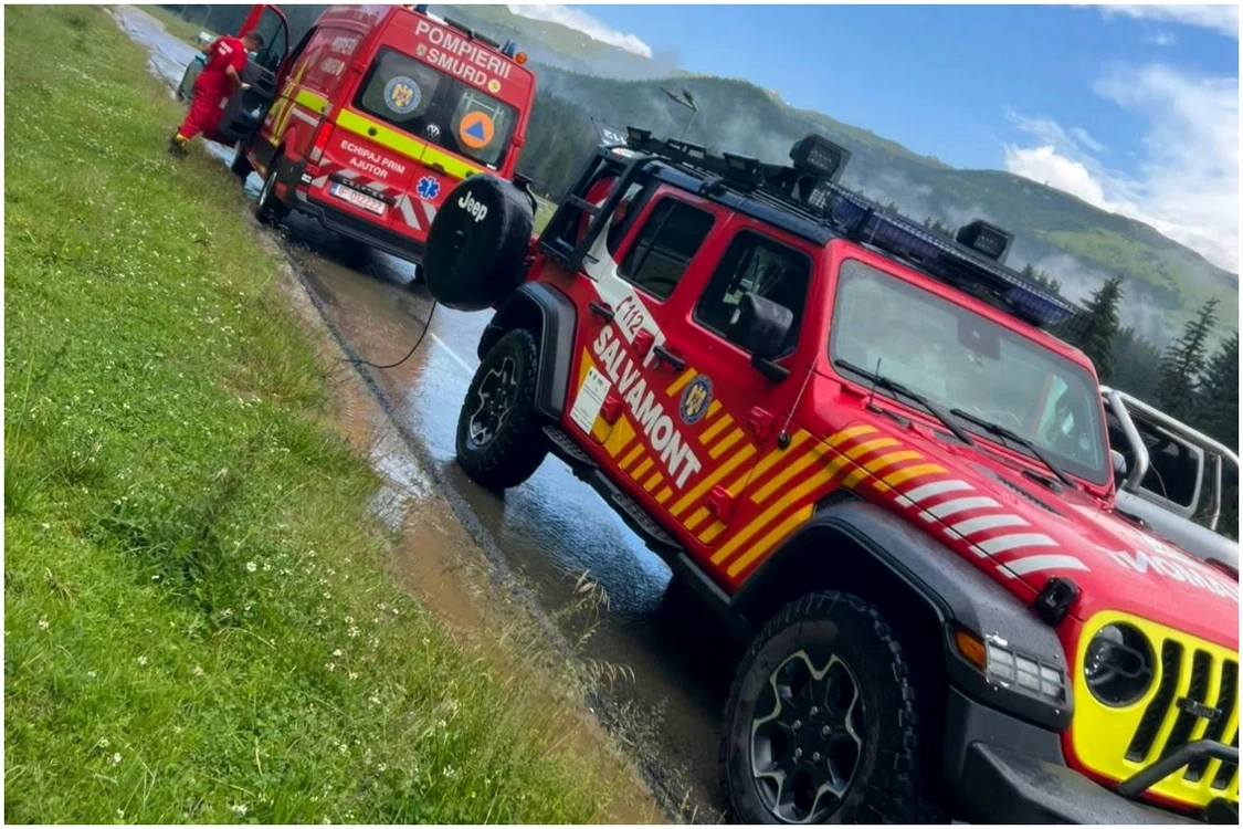 O profesoară a fost lovită de fulger în Munții Bucegi, în timp ce se afla pe traseu cu 14 elevi