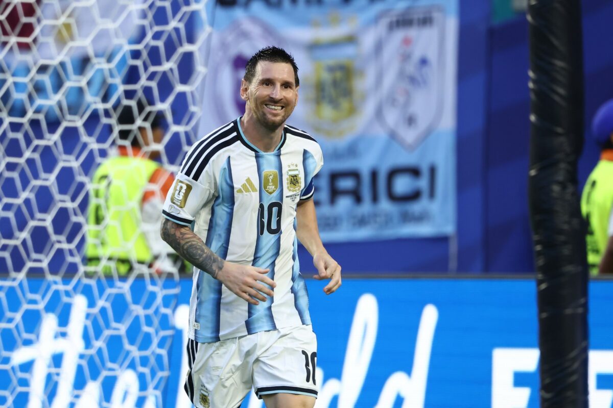 Leo Messi, viral la Cupa Mondială 2026 după ce și-a pupat presupusa amantă în fața camerelor de filmat