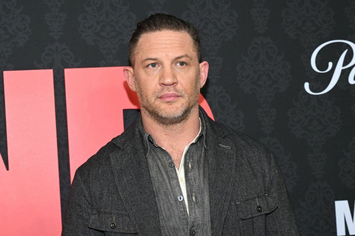 Surpriză pentru fanii lui Tom Hardy. Actorul își lansează primul album rap