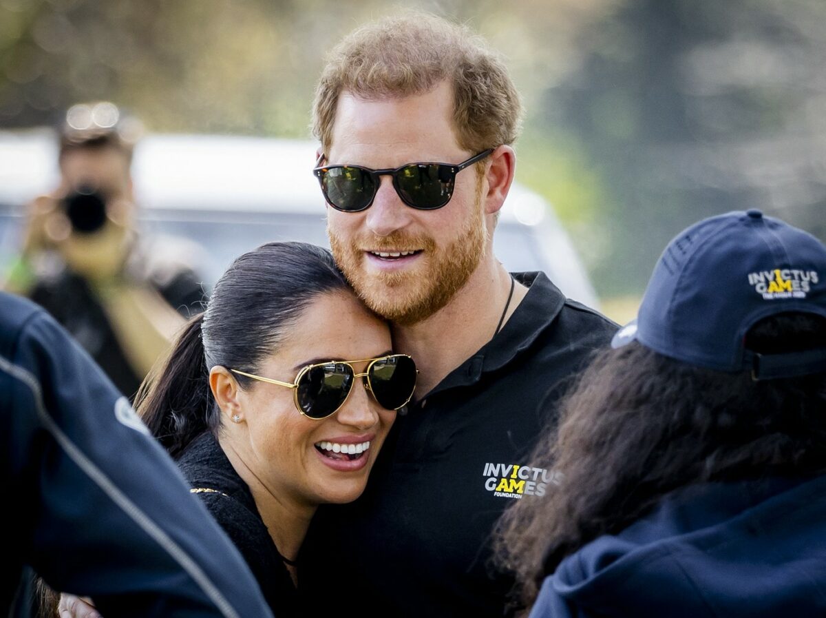 Răsturnare de situație. Meghan Markle și copiii ar urma să meargă până la urmă în Marea Britanie alături de prințul Harry