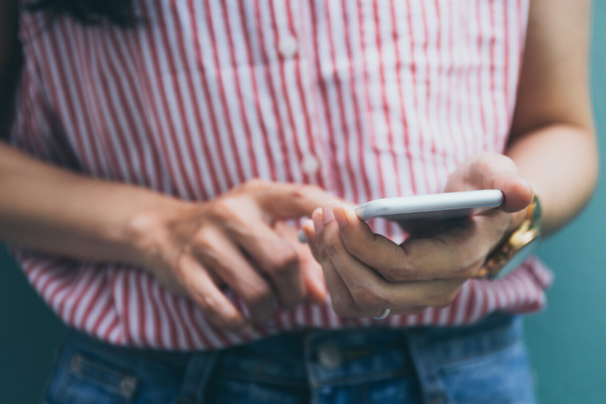 Tinder Swindler, varianta românească! O româncă a păcălit un bărbat din Austria să îi dea aproape 800.000 de euro