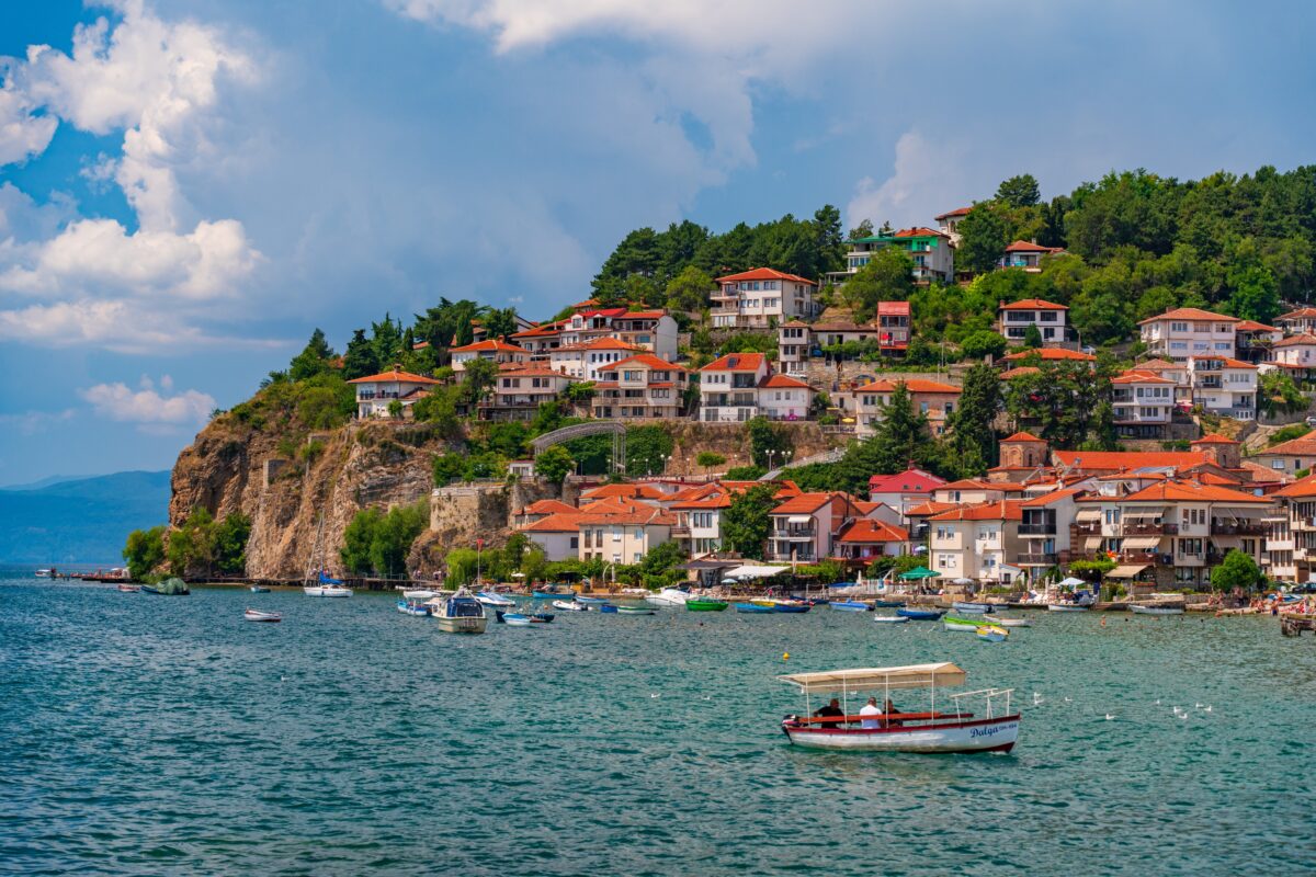 Destinația spectaculoasă din Europa care rivalizează cu Grecia. Peisaje superbe, dar mult mai puțini turiști