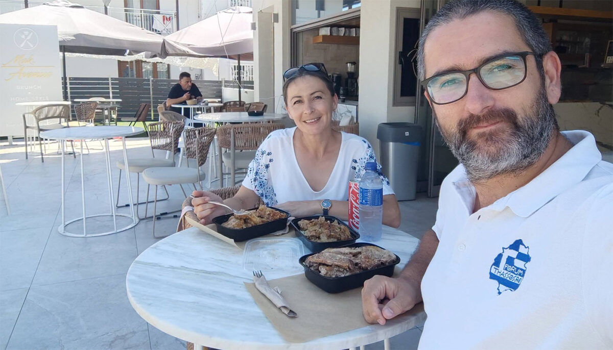 Câți bani a plătit acest cuplu de români, pentru un prânz, într-o autoservire din Thassos