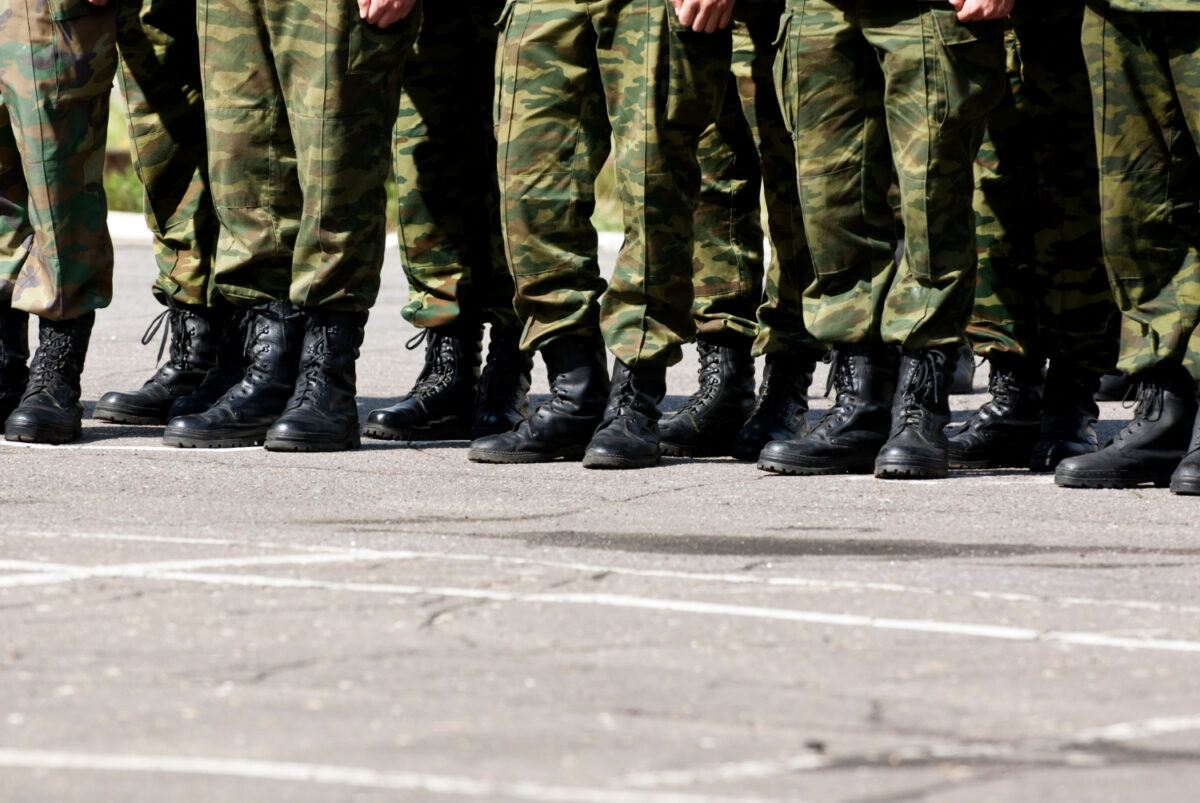 Serviciu militar obligatoriu pentru femei și bărbați în Danemarca. Noua strategie de apărare
