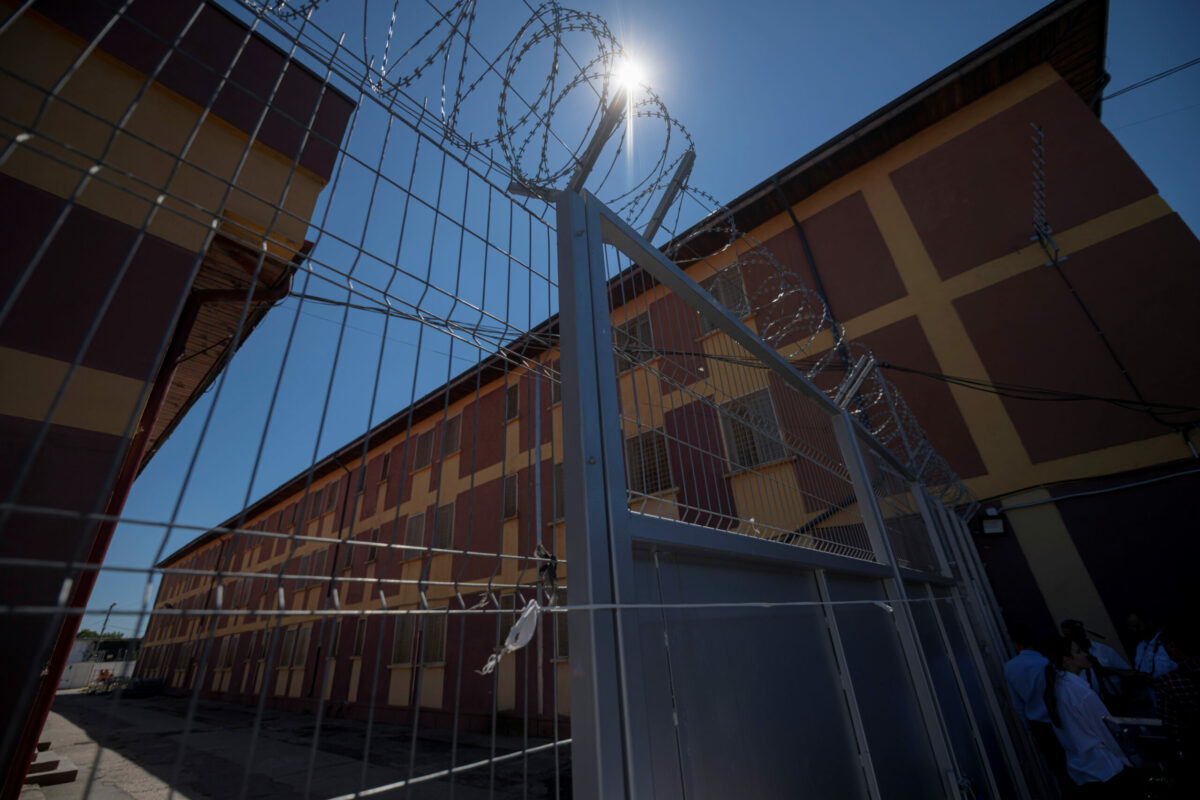 Deținut agresat și resuscitat după două drumuri la spital. Patru gardieni de la Penitenciarul Giurgiu, reținuți