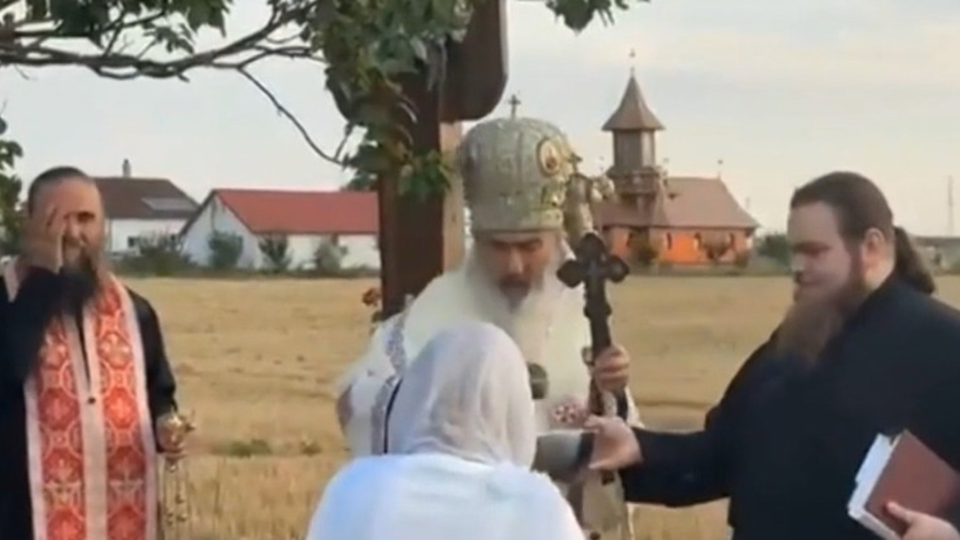 ÎPS Teodosie, rugăciuni împotriva secetei pe câmp. „Dumnezeu să ne dea ploaie”