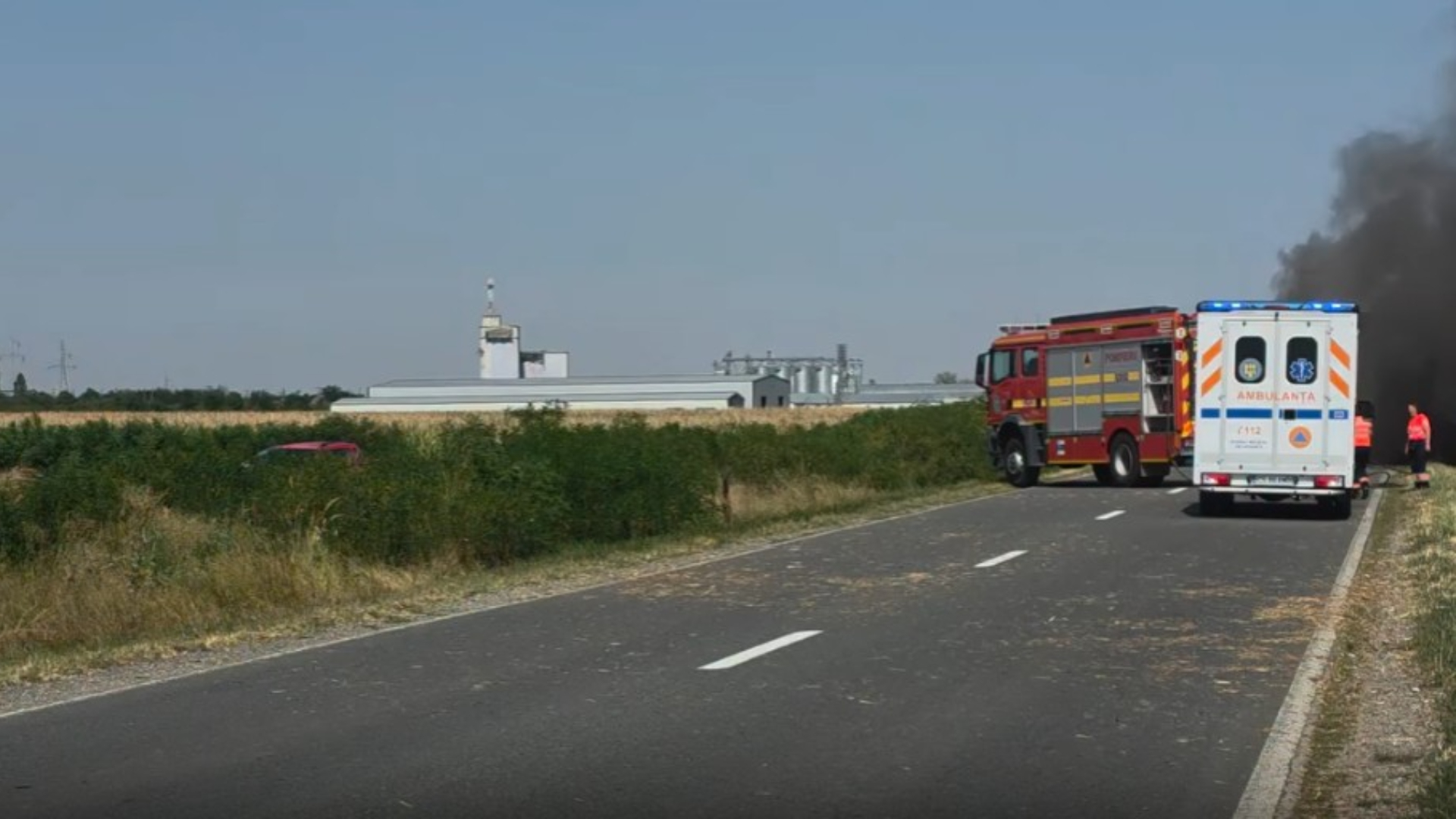 Accident violent pe DN58, urmat de incendiu. Șoferul unui autoturism a murit