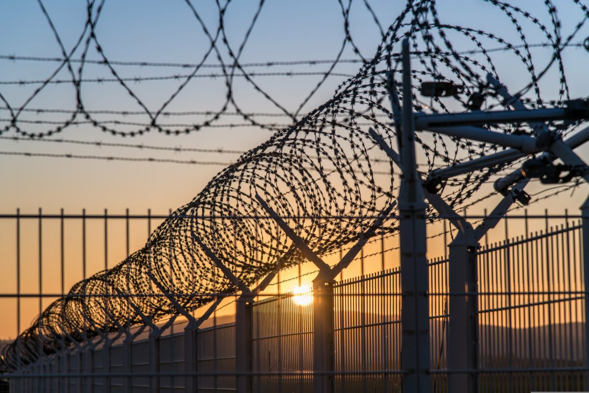 Un român s-a întors în Italia pentru o nuntă și a ajuns direct în închisoare! A fost eliberat după 39 de zile