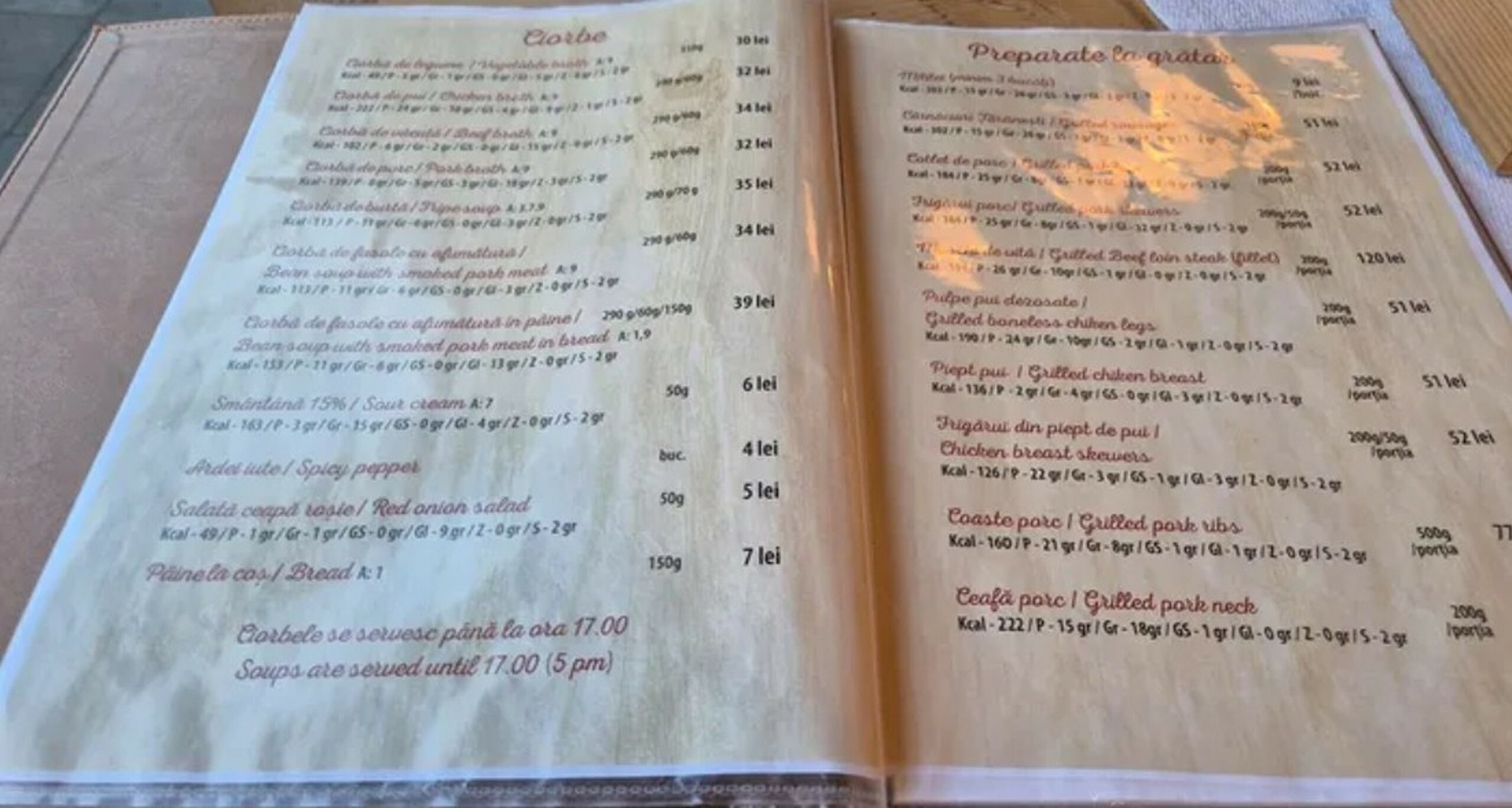 Prețuri surprinzătoare în restaurantele din Bran și Brașov. Cât costă o ciorbă și o porție de cartofi