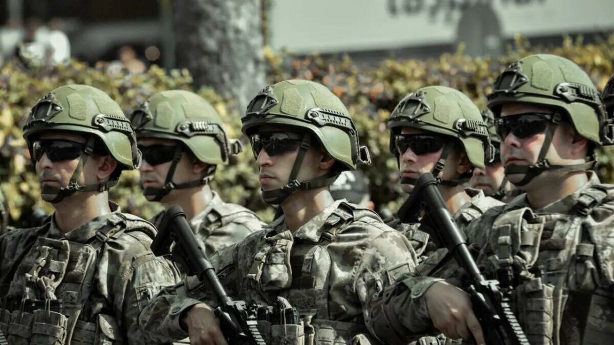 Recrutări în Armata Română, în plină vară. Cine poate prinde unul dintre cele 177 de locuri