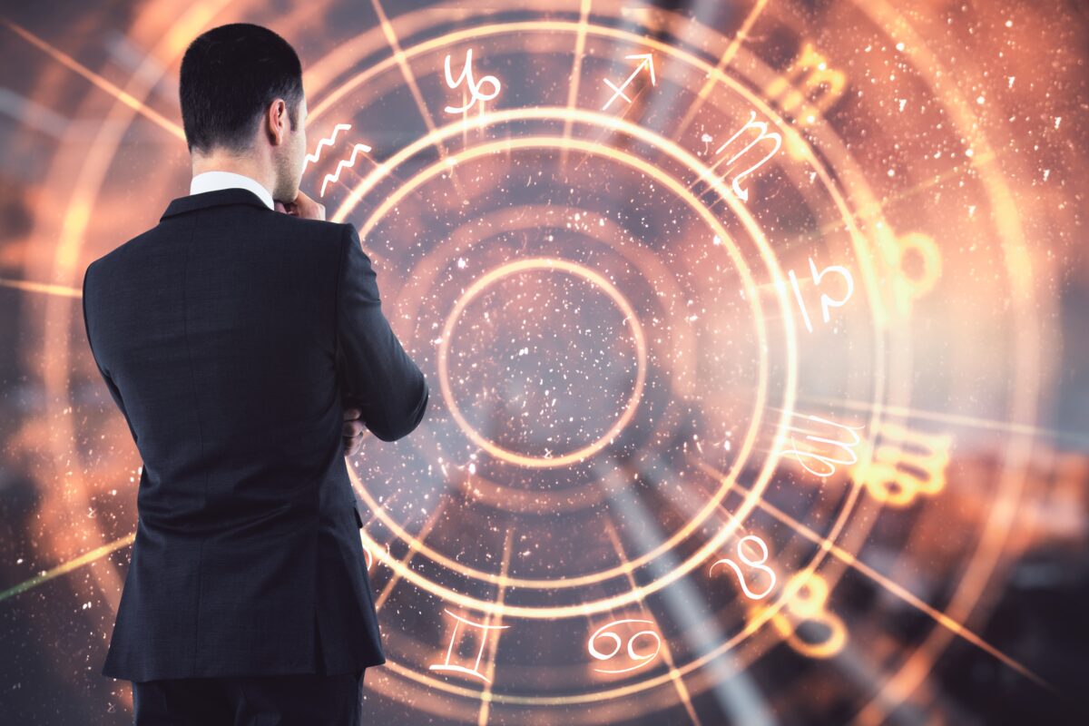 Horoscopul carierei azi, 21 august 2026. Vărsătorul merge înainte fără ezitare. Ce se întâmplă cu celelalte zodii?