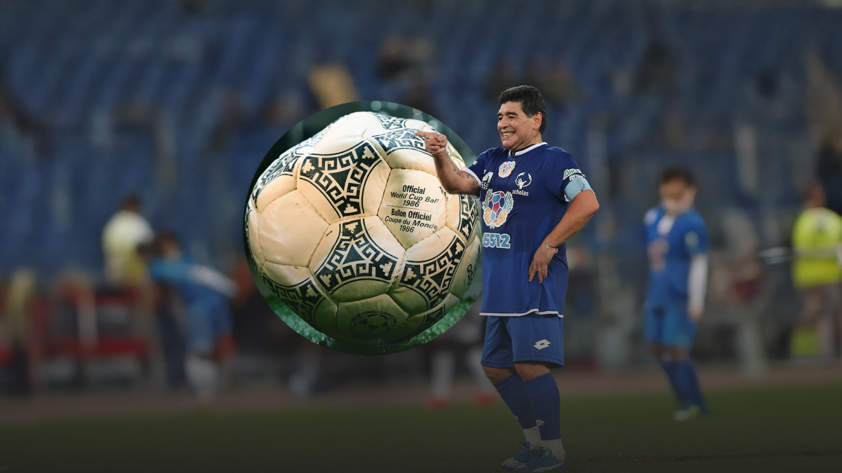 Mingea cu care Maradona a păcălit o lume întreagă, vândută pentru o avere. Cât a costat „Mâna lui Dumnezeu”