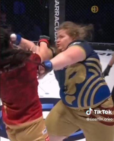 Prima luptă a Tatianei Final Boss în ring