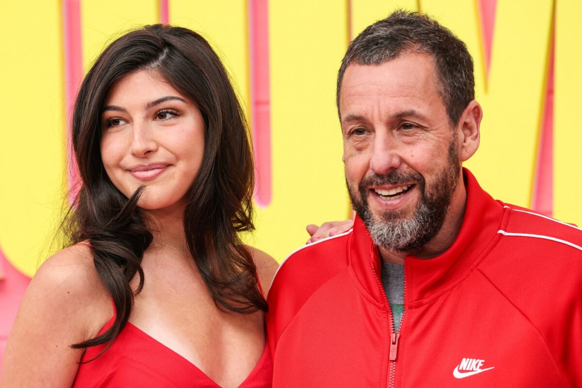 De ce intră Adam Sandler în piscină cu șosetele în picioare. Fiica actorului a dezvăluit motivul neașteptat