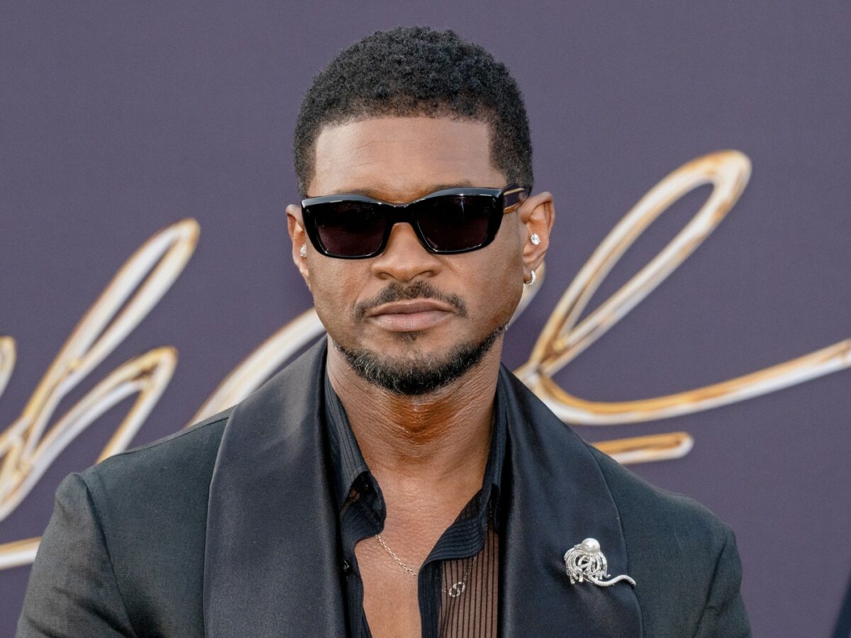Usher, acuzat că și-a trimis „clona” pe scenă. Reacția cântărețului după ce fanii au observat ceva ciudat