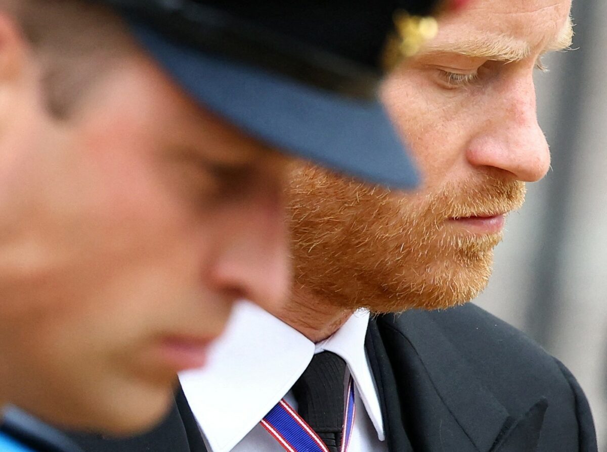 Prințul William ar fi „furios” după întoarcerea lui Harry în Marea Britanie. De ce crede că ar putea fi forțat să se împace cu fratele său
