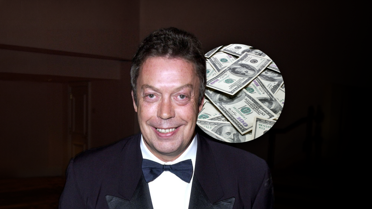 Ce avere avea Tim Curry, de fapt. Cine ar putea putea să o moștenească