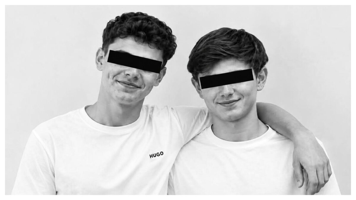Lacrimi și durere în prima zi de școală la Colegiul „Nicu Gane”. Gestul colegilor în memoria lui Alex și Rareș, elevii morți în accidentul din Suceava