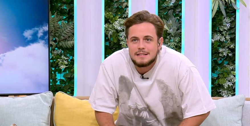 Cine îl întreține pe Aris Eram. Fiul Andreei Esca a vorbit despre bani, în direct la Neatza cu Răzvan și Dani