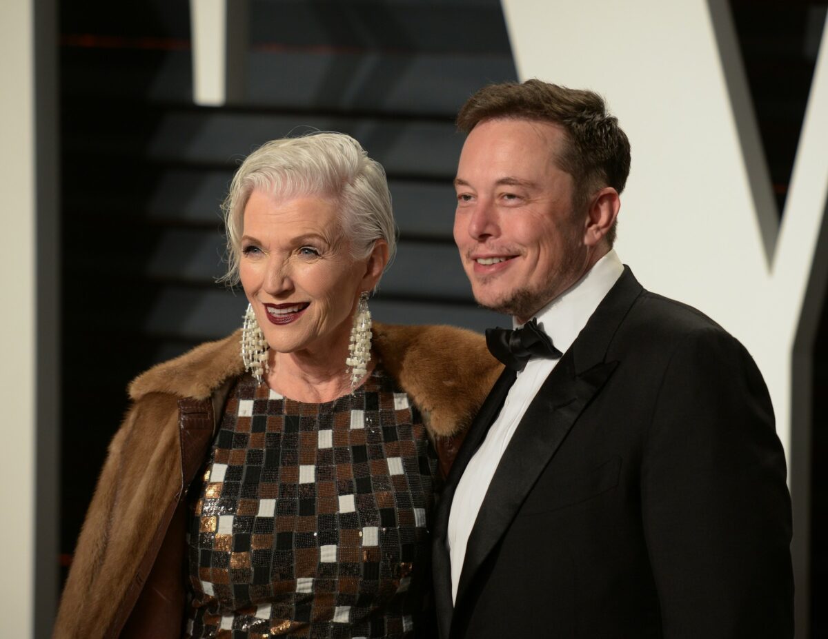 Mama lui Elon Musk dezvăluie că doarme în garaj când își vizitează fiul. De ce consideră acest lucru „un lux”