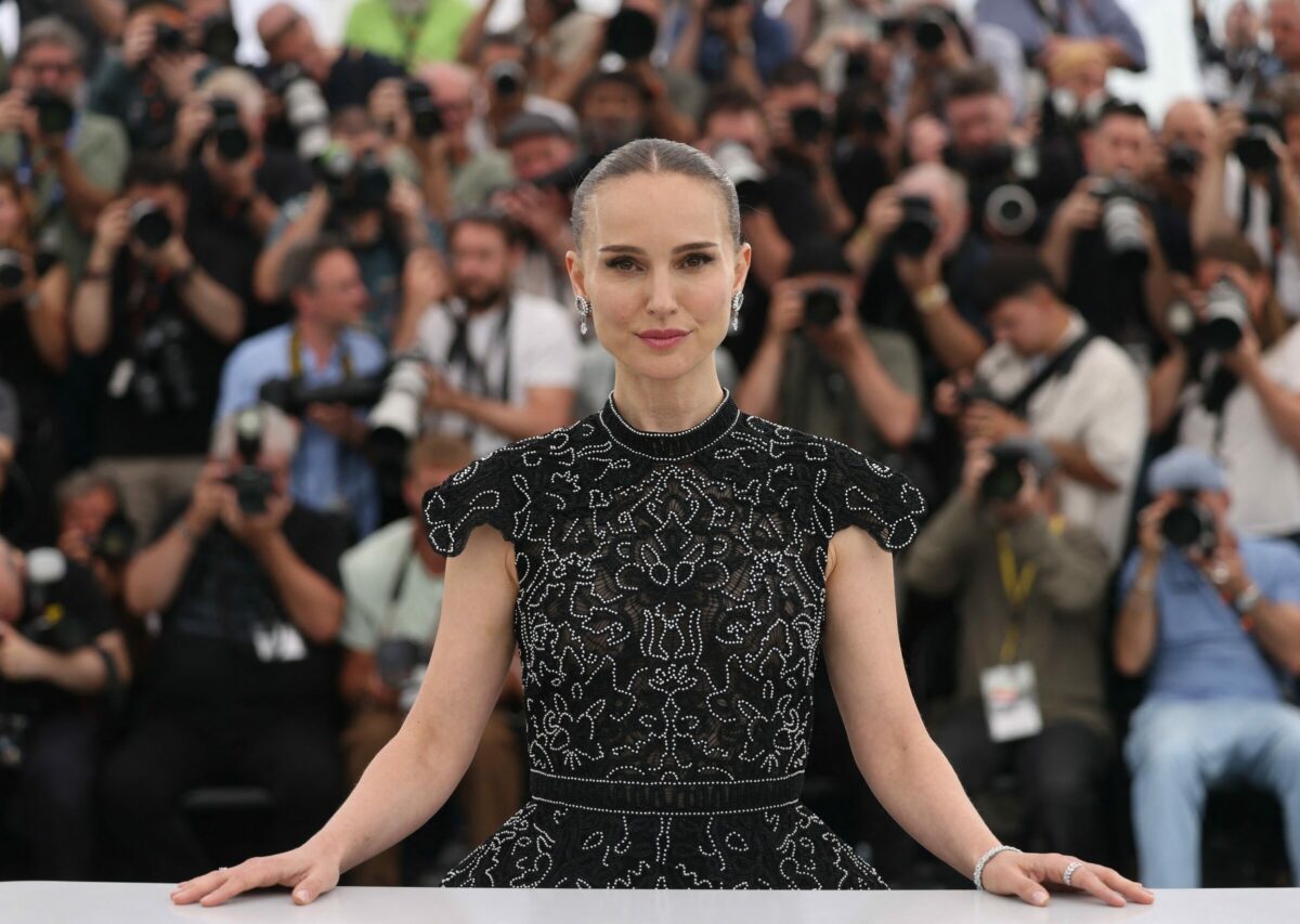 Natalie Portman a născut în secret al treilea copil! Primele imagini cu bebelușul actriței și al muzicianului Tanguy Destable
