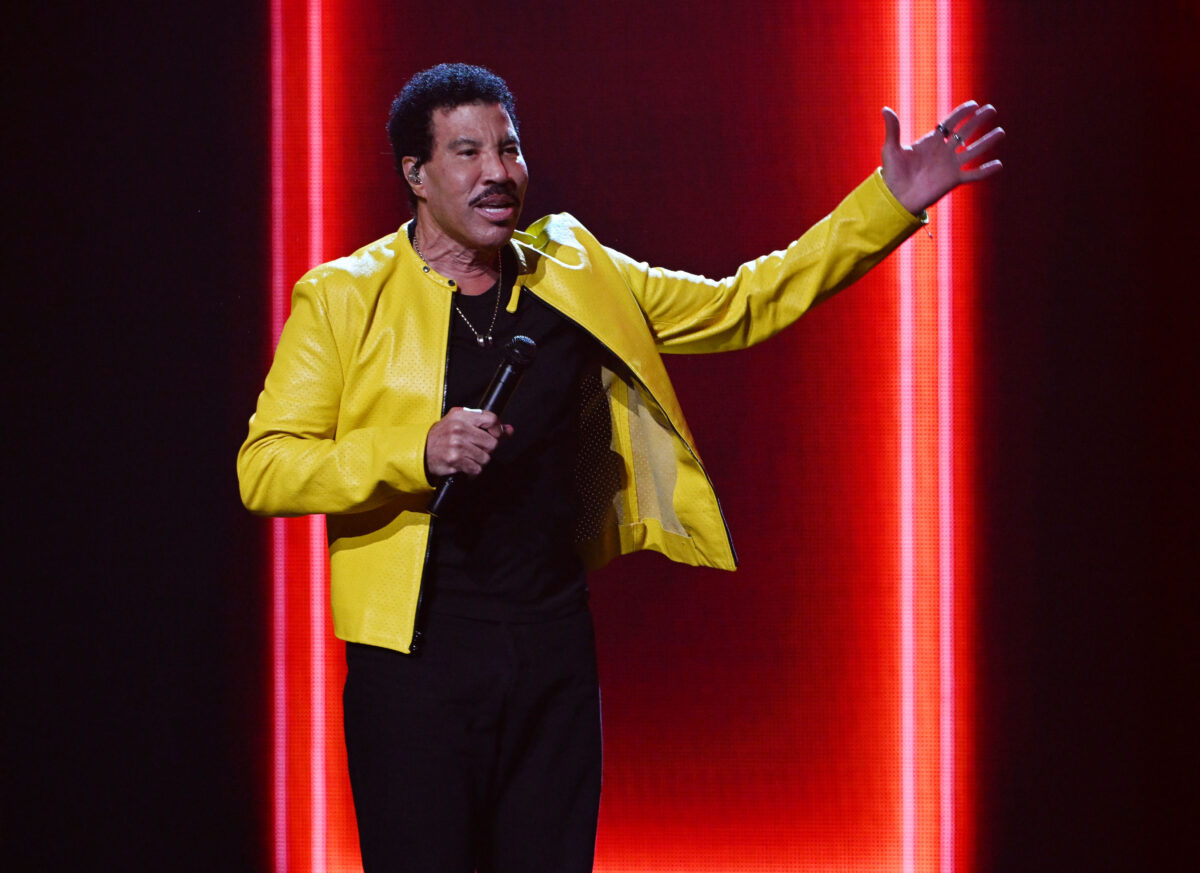 Lionel Richie a ajuns la Terapie Intensivă după un concert. Ce s-a întâmplat cu artistul în vârstă de 77 de ani