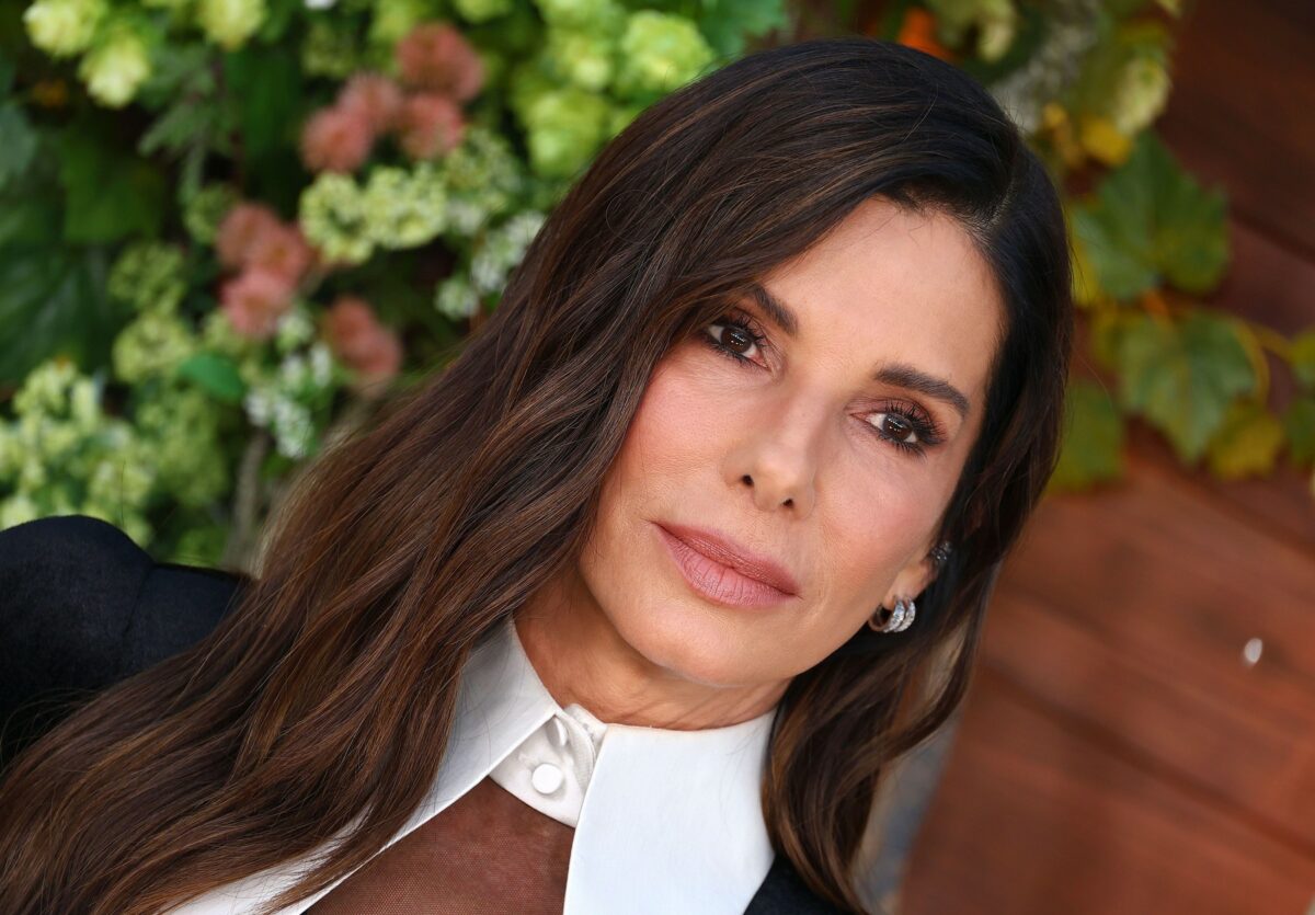 Sandra Bullock mărturisește că a văzut nave extraterestre. „Cred că există. Ne observă și râd de noi”