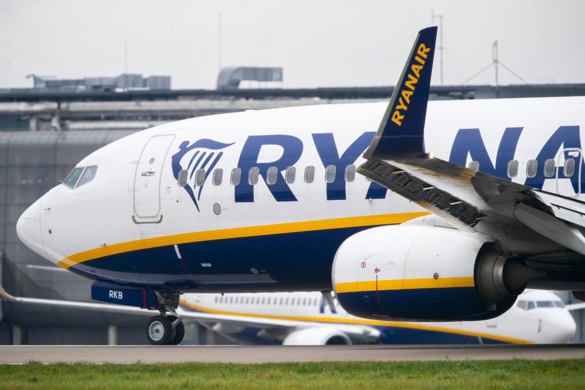 Biletele de avion s-ar putea scumpi cu până la 20%. Avertismentul șefului Ryanair
