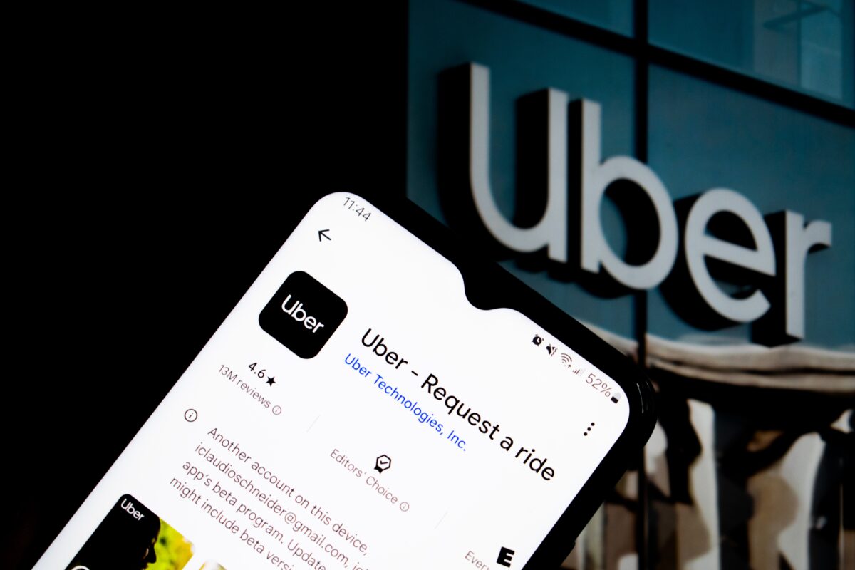 Uber concediază peste 3.000 de angajați! Restructurări majore la compania de ridesharing