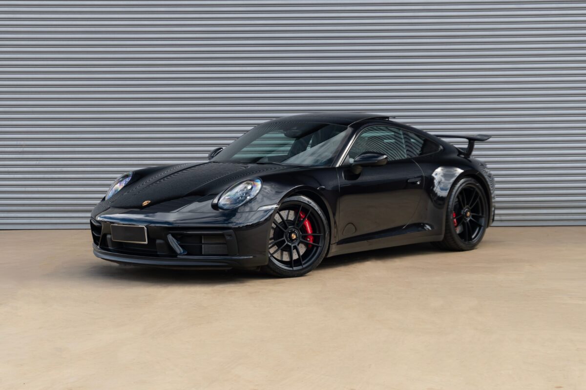 Cea mai titrată gimnastă a lumii, victima hoților! Au intrat pe proprietatea ei și i-au furat un Porsche GTS din garaj