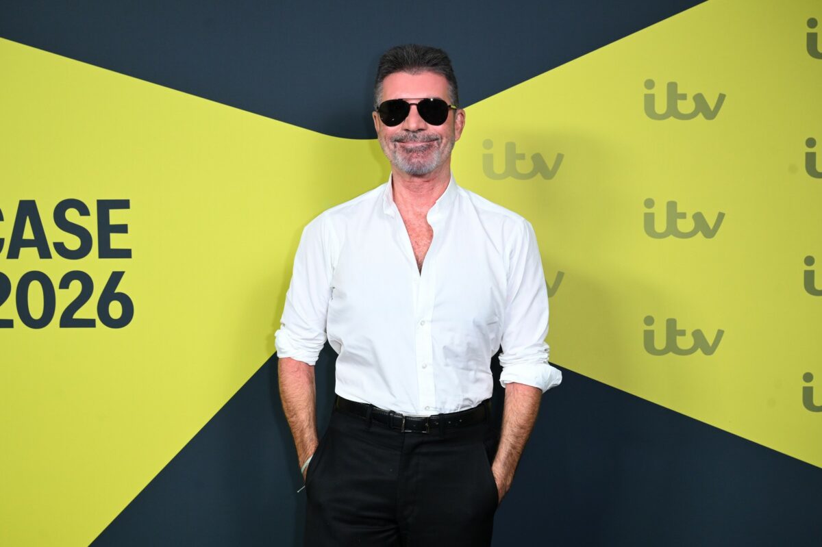 Simon Cowell, operat din nou la spate la șase ani după accidentul care aproape l-a lăsat paralizat. Avertismentul unui medic