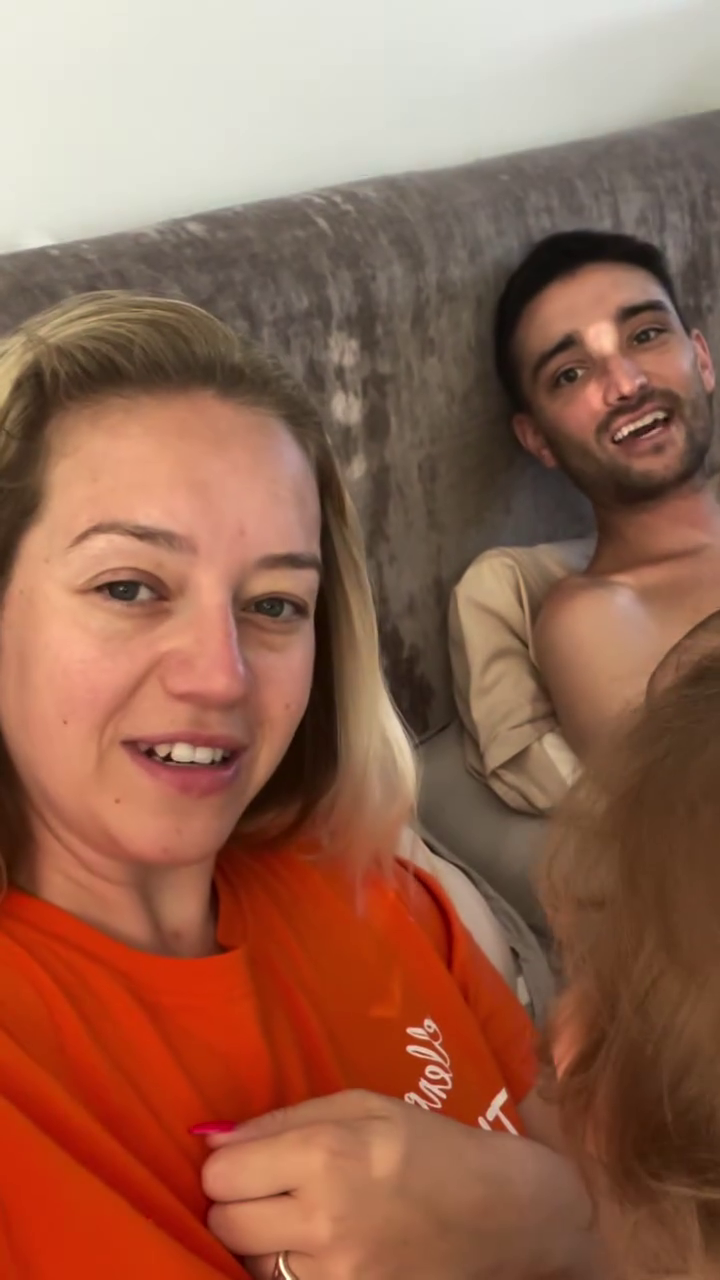 Văduva artistului Tom Parker a născut! Kelsey Parker