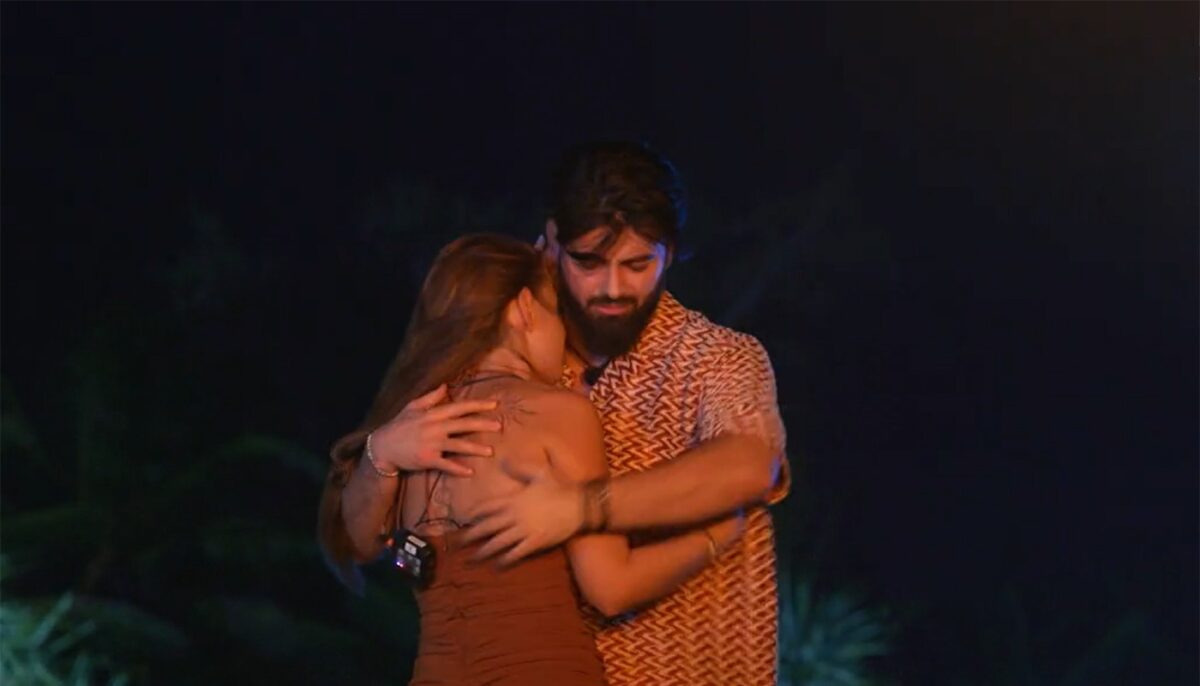 Imagine Stire Spoiler suprem Insula Iubirii | Mocăniță a încălcat contractul de confidențialitate și a recunoscut tot. Cu cine a plecat de la bonfire-ul final: cu Claudia sau cu Andrușca? | 2review.ro